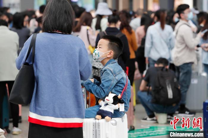 新浪港殷的简单介绍